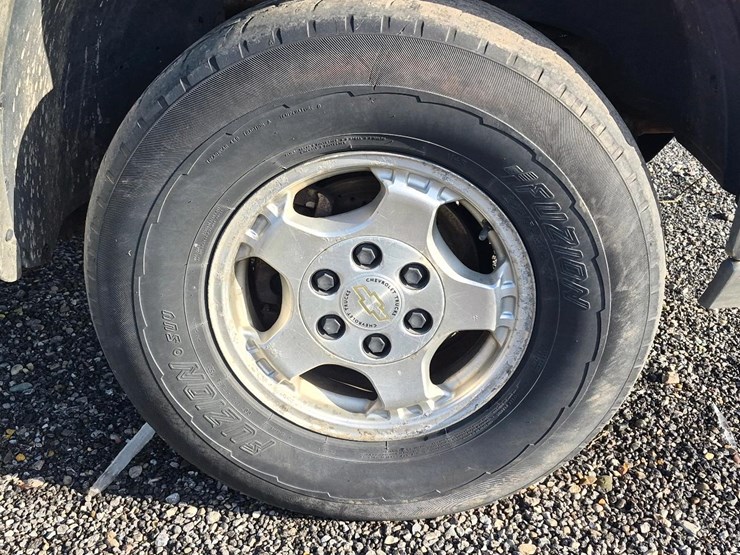 2002-chevrolet-1500-image-8