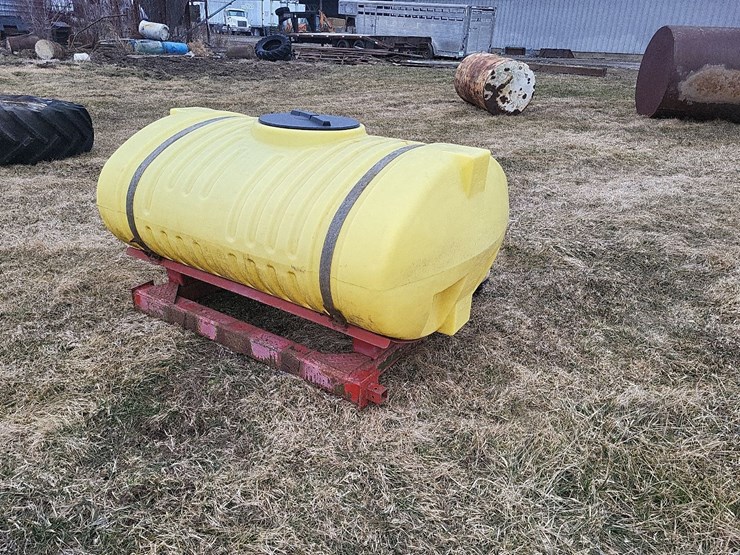 poly-tank-w/bracket-image-1