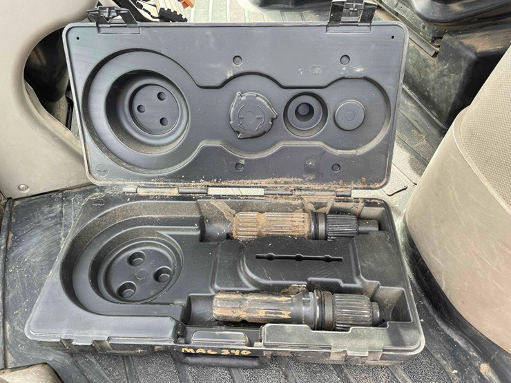 case-ih-magnum-340-image-78