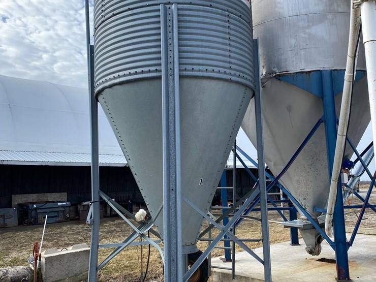 chore-time-feed-bin-image-4