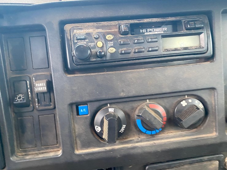 1998-case-ih-4900-image-40