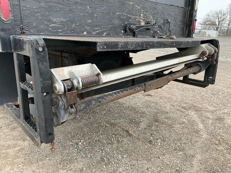 2005-international-durastar-4300-image-36