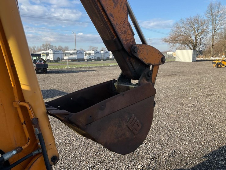 1982-case-580d-image-43