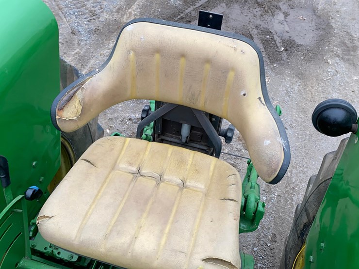 john-deere-2940-image-47