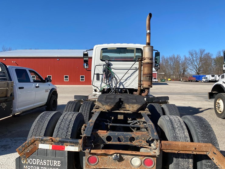 2011-international-prostar-image-5