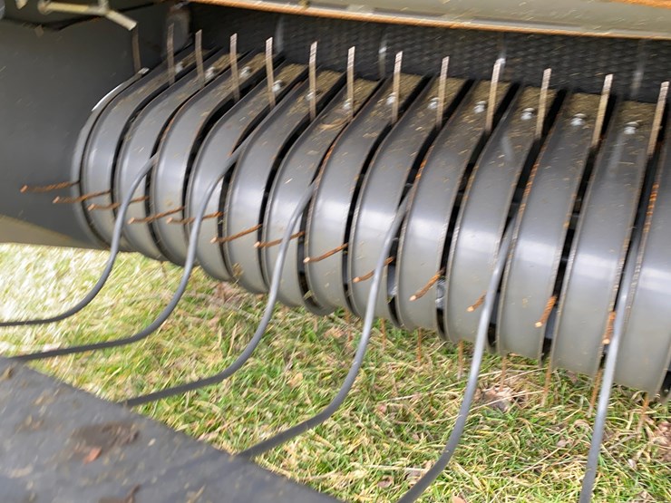 2024-massey-ferguson-1745d-image-11