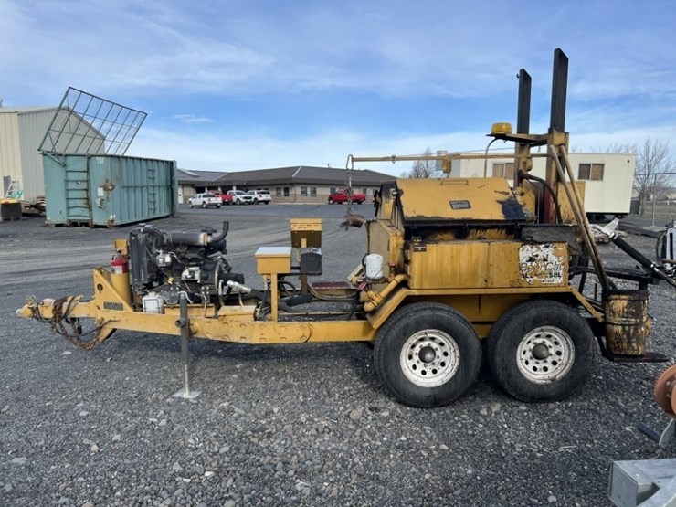 2013-bear-cat-bk250-towable-asphalt-crack-sealer-image-2