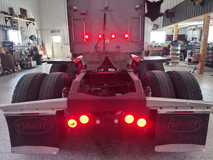 peterbilt-379-image-136
