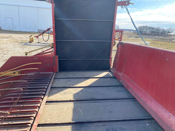 new-holland-144-image-9