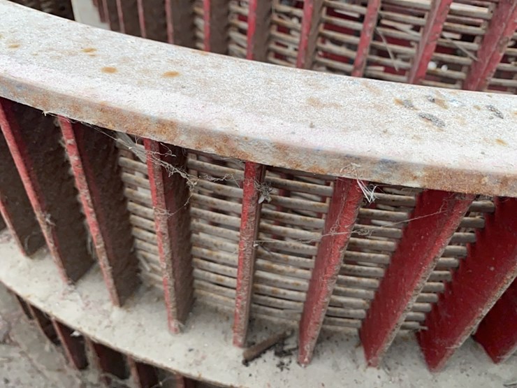 case-ih-2388-combine-concaves-image-3