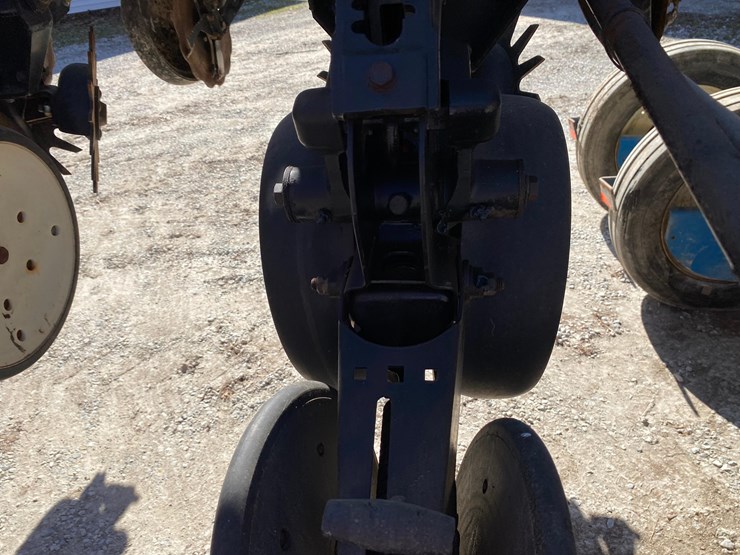 2009-kinze-3600-image-46