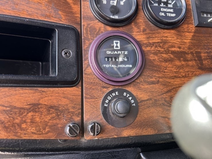 1998-peterbilt-357-image-62