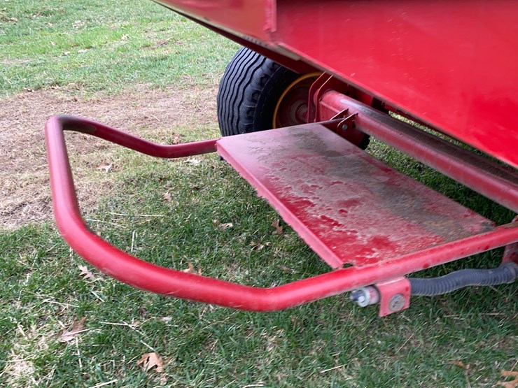 new-holland-br7060-image-45