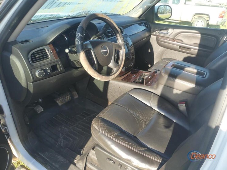 2007-gmc-sierra-1500-denali-image-8