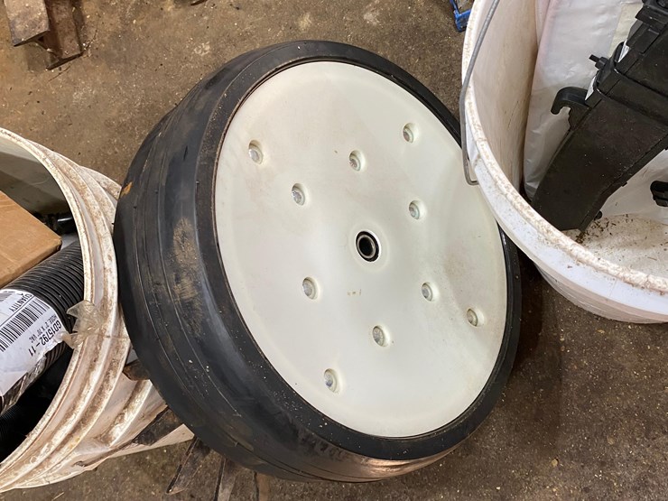 2009-kinze-3600-image-95