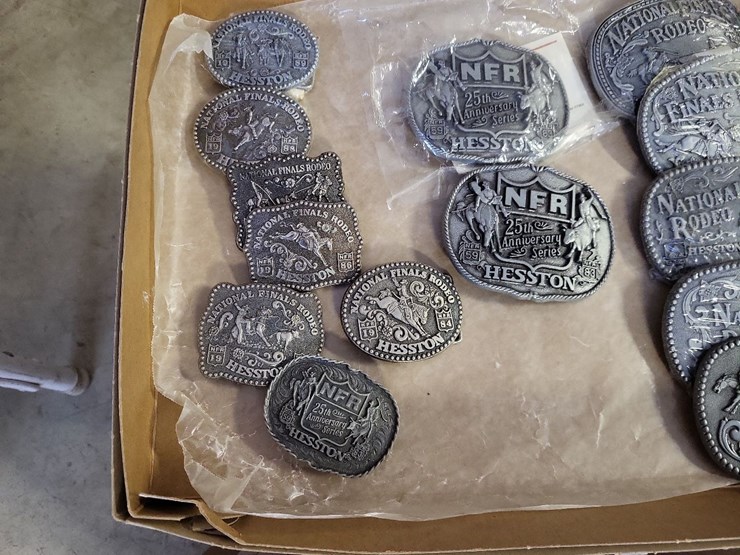assorted-hesston-belt-buckles-image-3