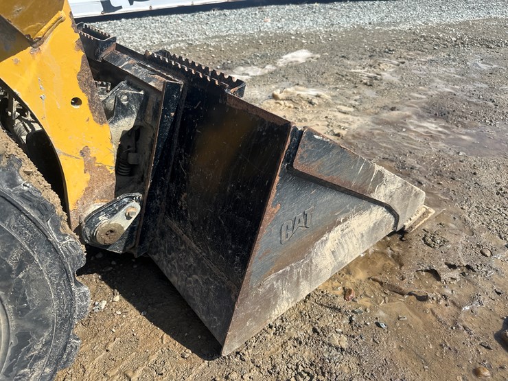 caterpillar-226d-image-11