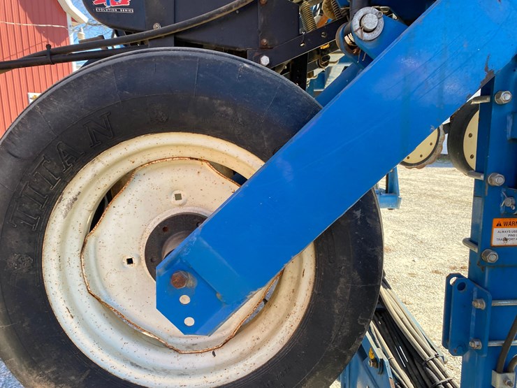 2009-kinze-3600-image-15