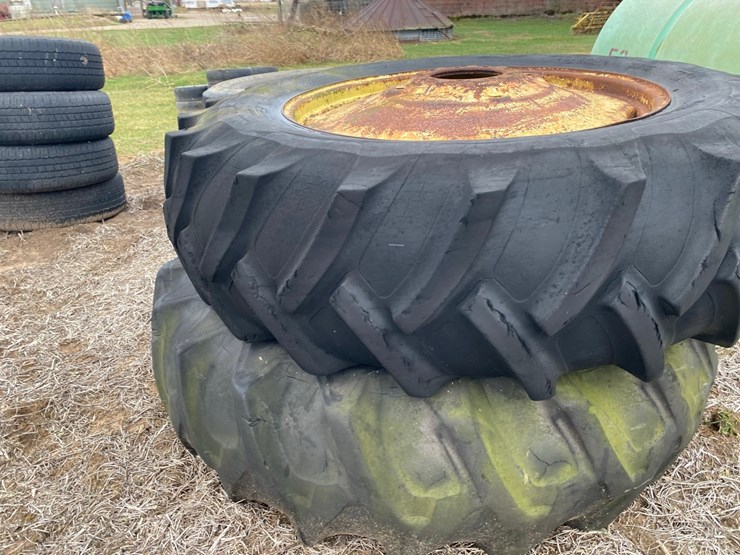 9-bolt-dual-hubs-image-6