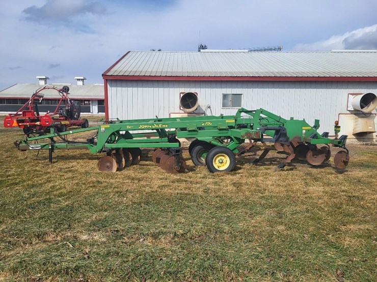 john-deere-2700-image-2