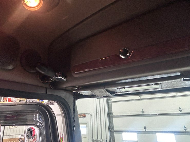 peterbilt-379-image-54