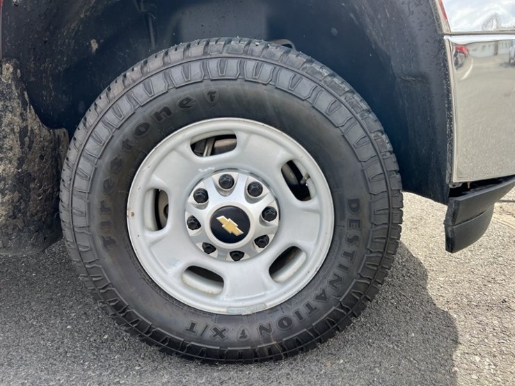 2011-chevrolet-silverado-2500-image-26