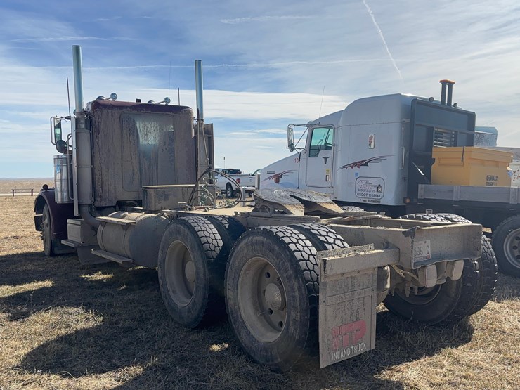 1986-peterbilt-semi-truck-image-6