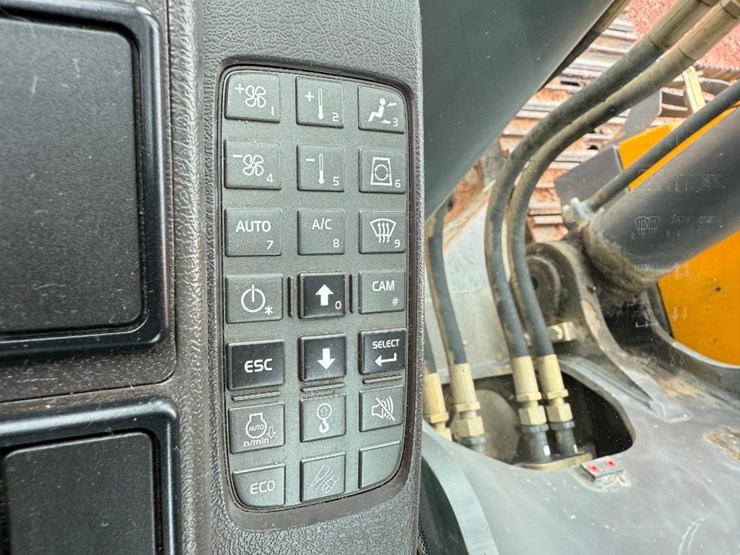 volvo-ec220dl-image-61