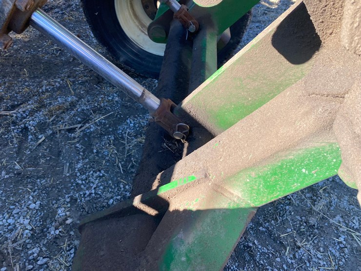 great-plains-solid-stand-30-image-47