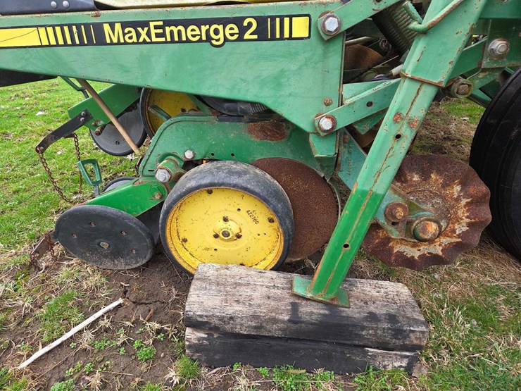 john-deere-7240-image-15
