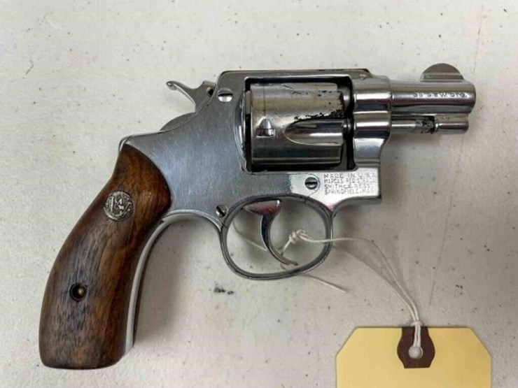 smith-&-wesson-revolver-image-8