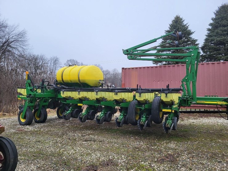 2010-john-deere-1770nt-image-2