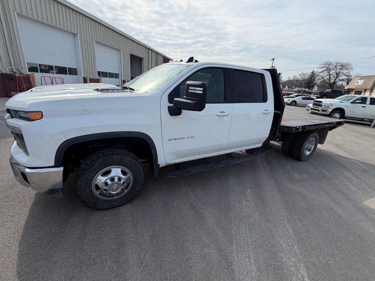 2024-chevrolet-silverado-3500-image-1