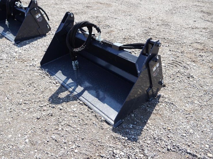 #1159-•-new-mini-skid-steer-wolverine-combination-bucket-attachment-image-2
