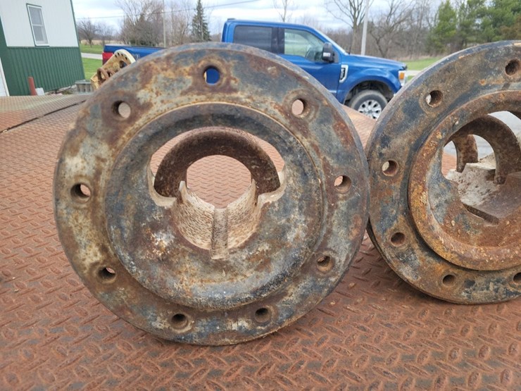 allis-chalmers-8-bolt-hubs-image-3