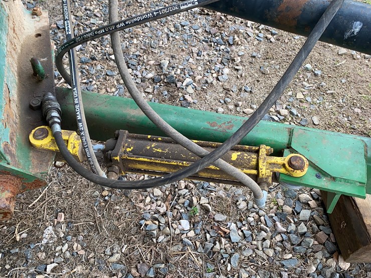 john-deere-337-image-31