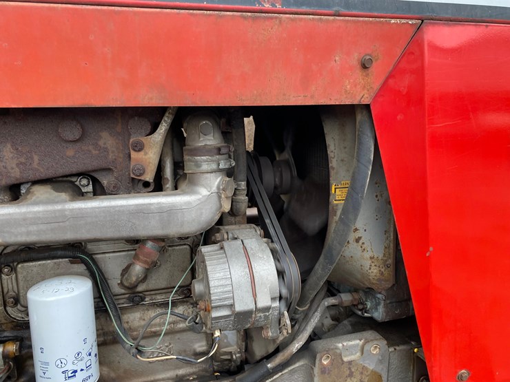 massey-ferguson-1135-image-17