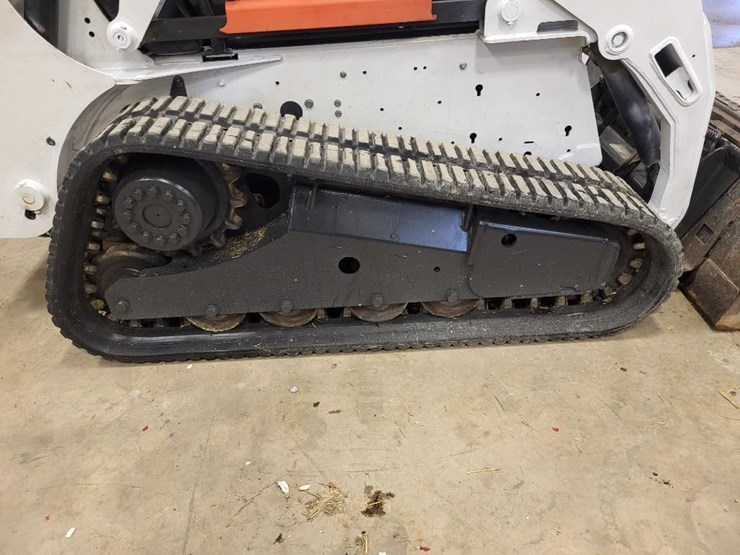 2012-bobcat-t190-image-26