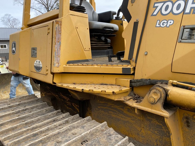 2005-deere-700h-image-20