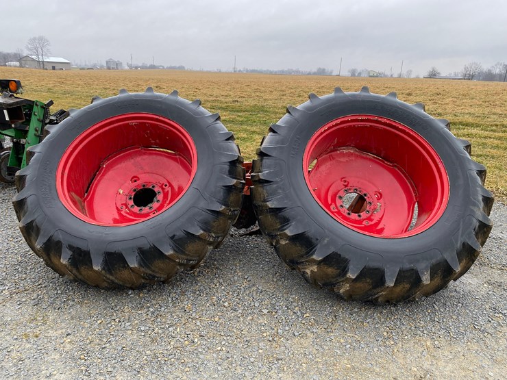 18.4-38-9-bolts-duals-image-1