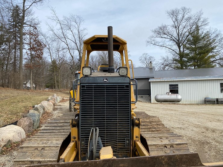 2005-deere-700h-image-5