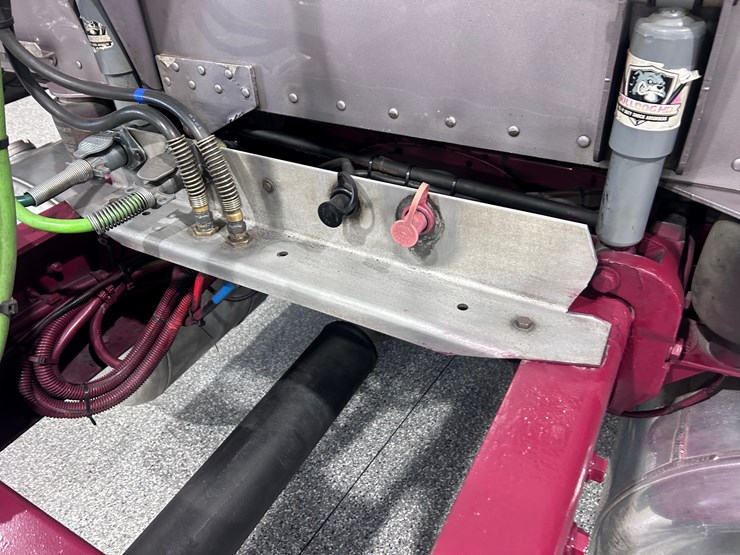 peterbilt-379-image-36