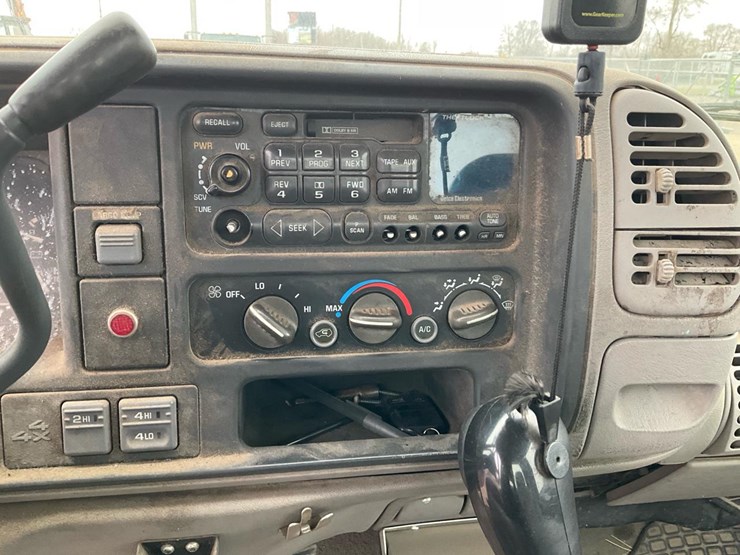 1996-chevrolet-k2500-image-63