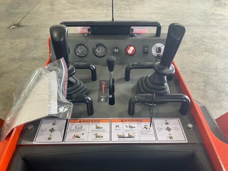 #1017-•-hurricane-hrc-700-mini-skid-steer-loader-image-18