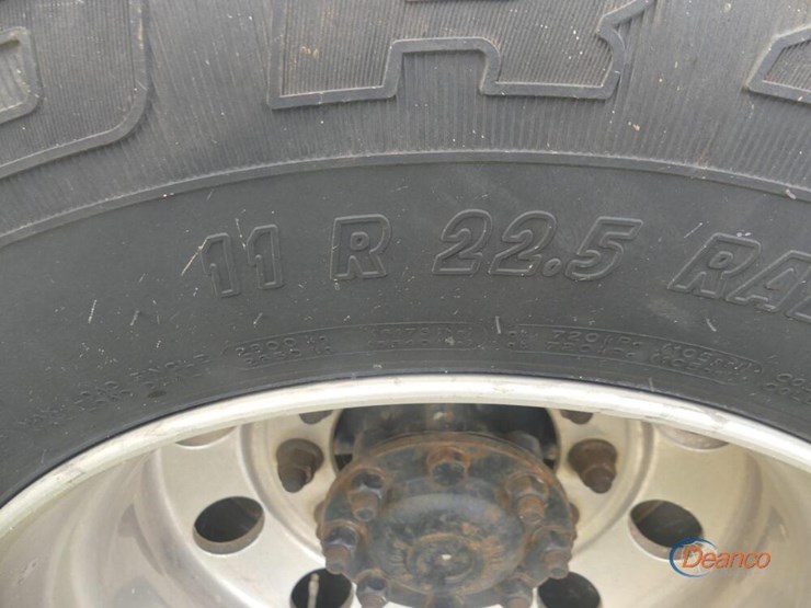 2013-caterpillar-ct660l-image-5