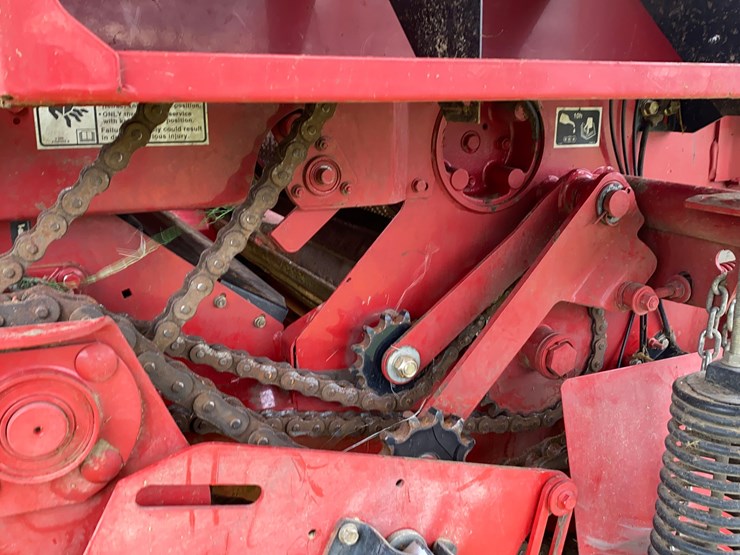 new-holland-br7060-image-25