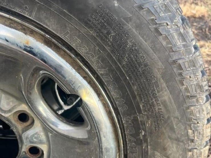 (4)-lt225/75r16-tires-w/8-bolt-rims-image-2