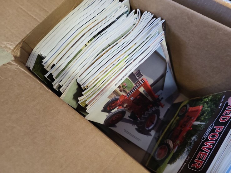 assorted-red-power-round-up-and-harvester-highlight-magazines-image-4