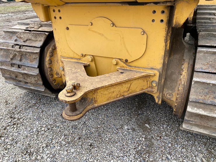 2005-deere-700h-image-24