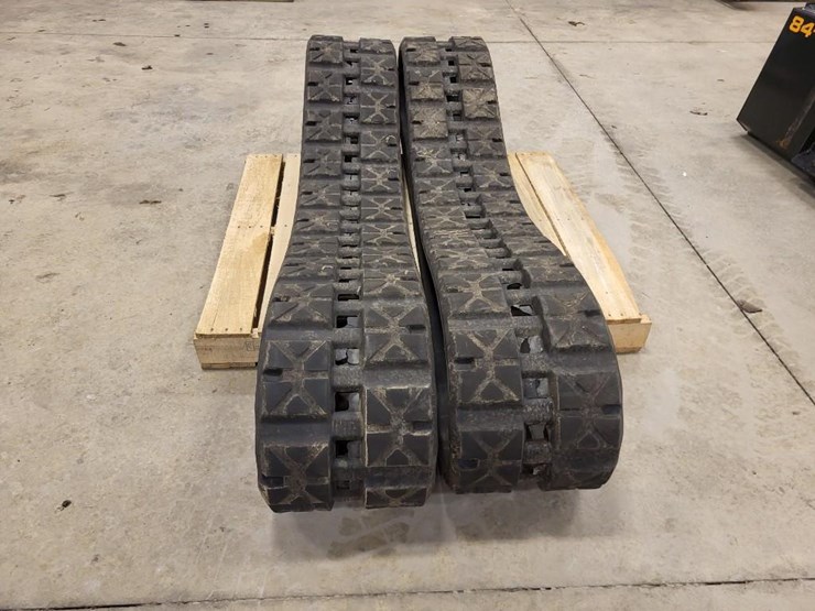 2012-bobcat-t190-image-41